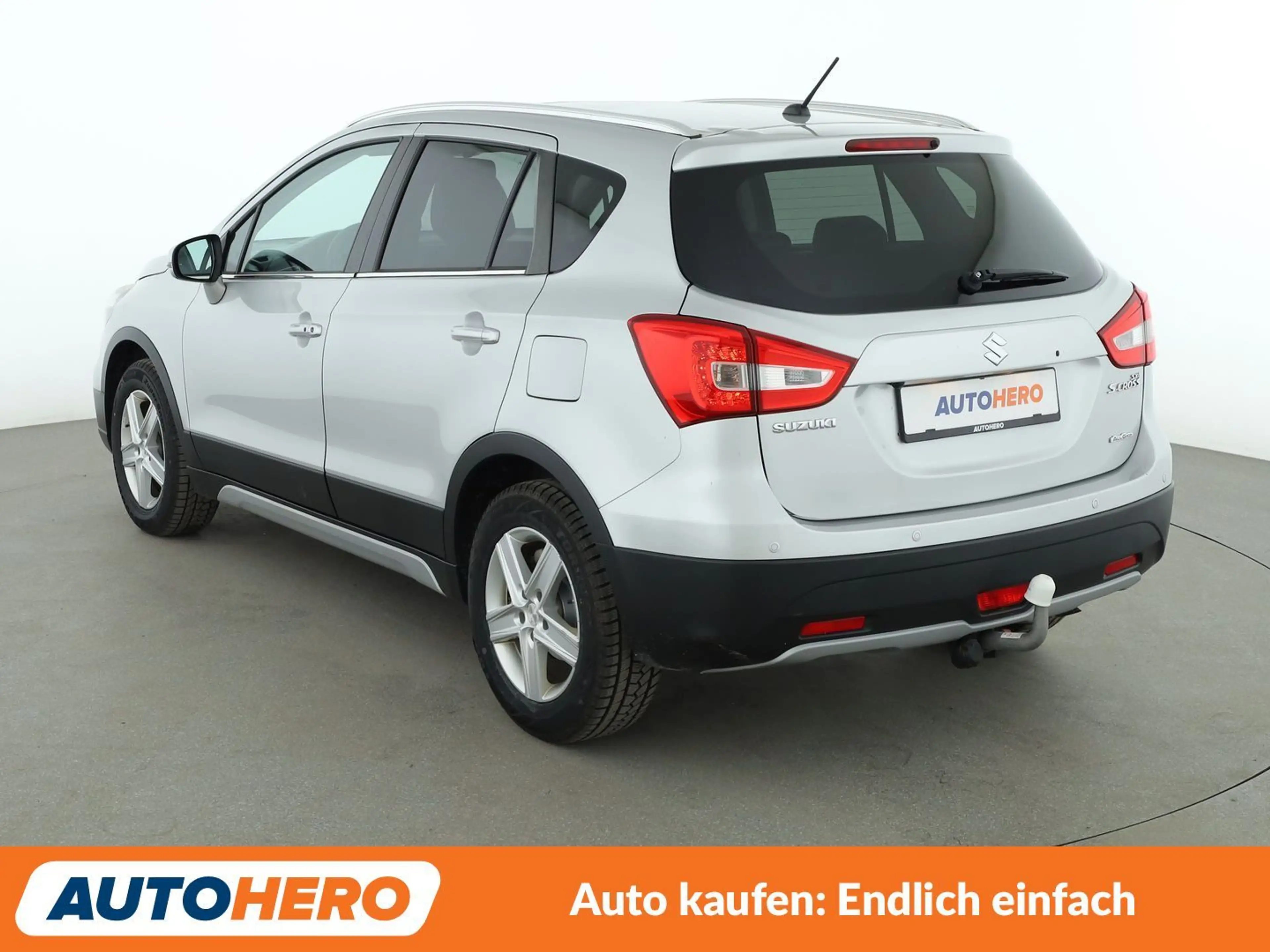 Suzuki SX4 1.6 DDiS Comfort 4x4 Aut.*NAVI*ACC*PDC*SHZ*PANO* — photo 4