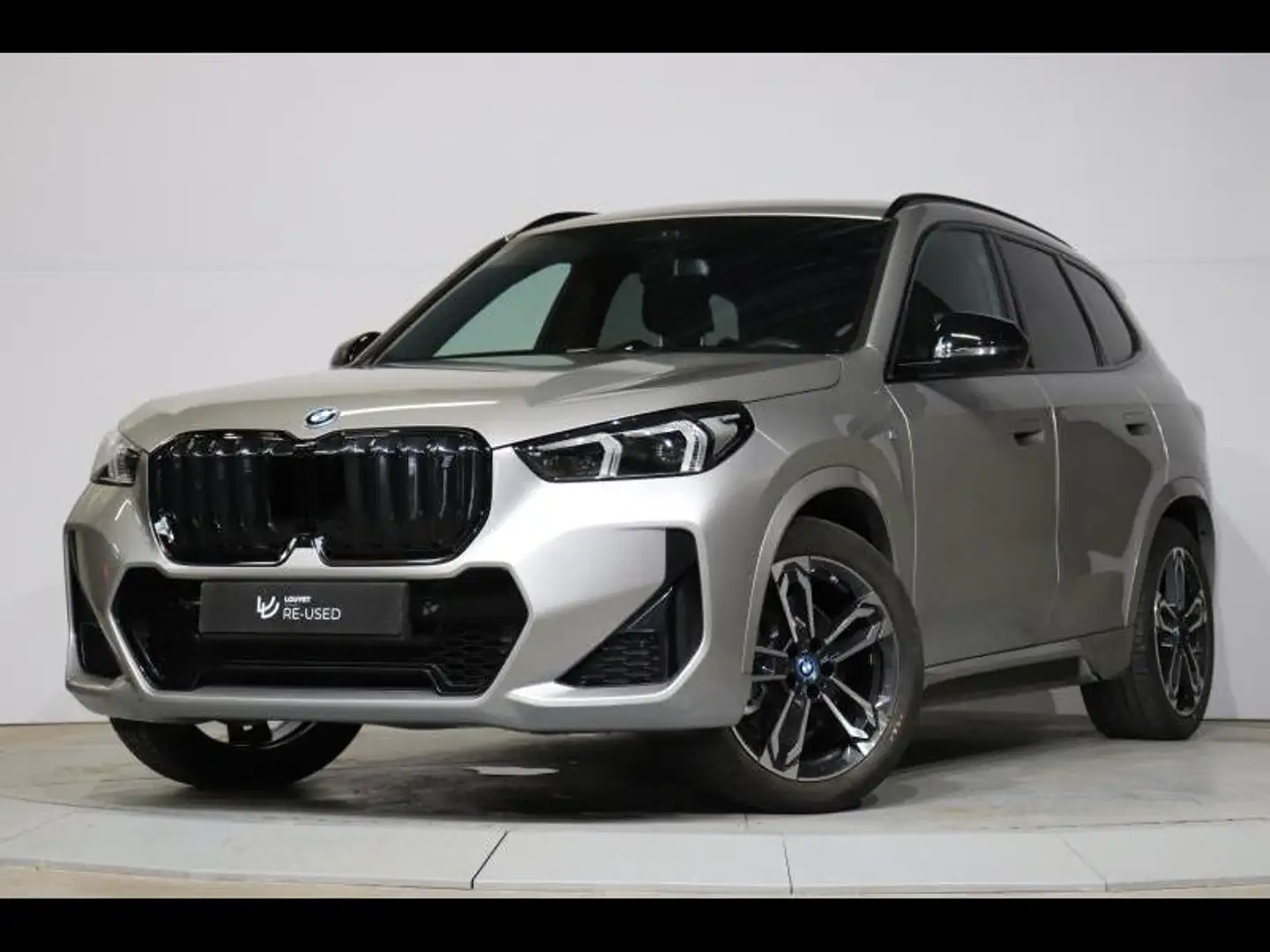 BMW iX1 xDrive30 Kit M Sport Gris - 2