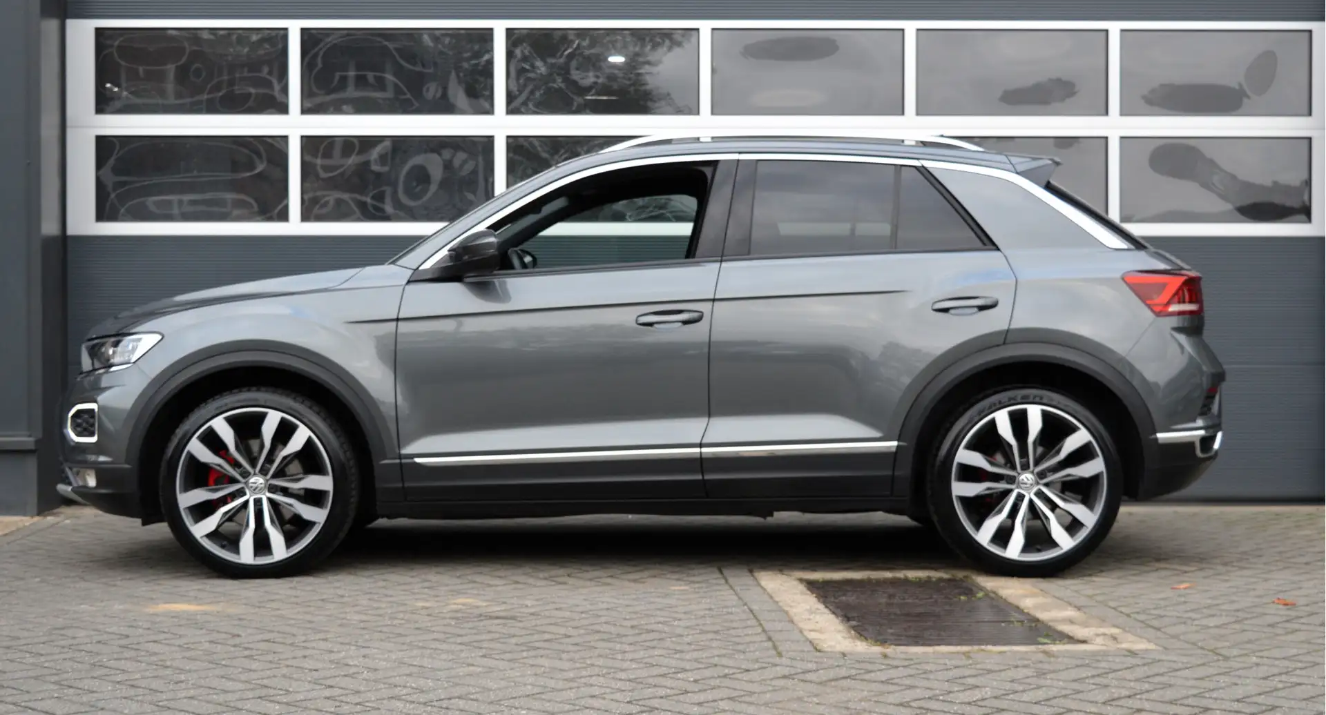 Volkswagen T-Roc 2.0 TSI 4Motion Sport Business R | LED/Carplay/Vir Grijs - 2