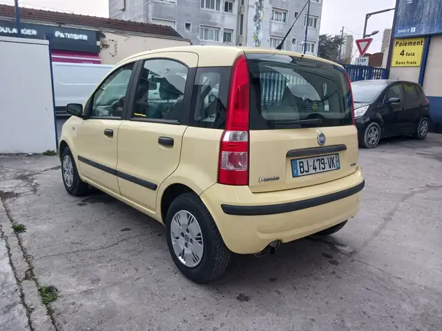 Fiat Panda view 3