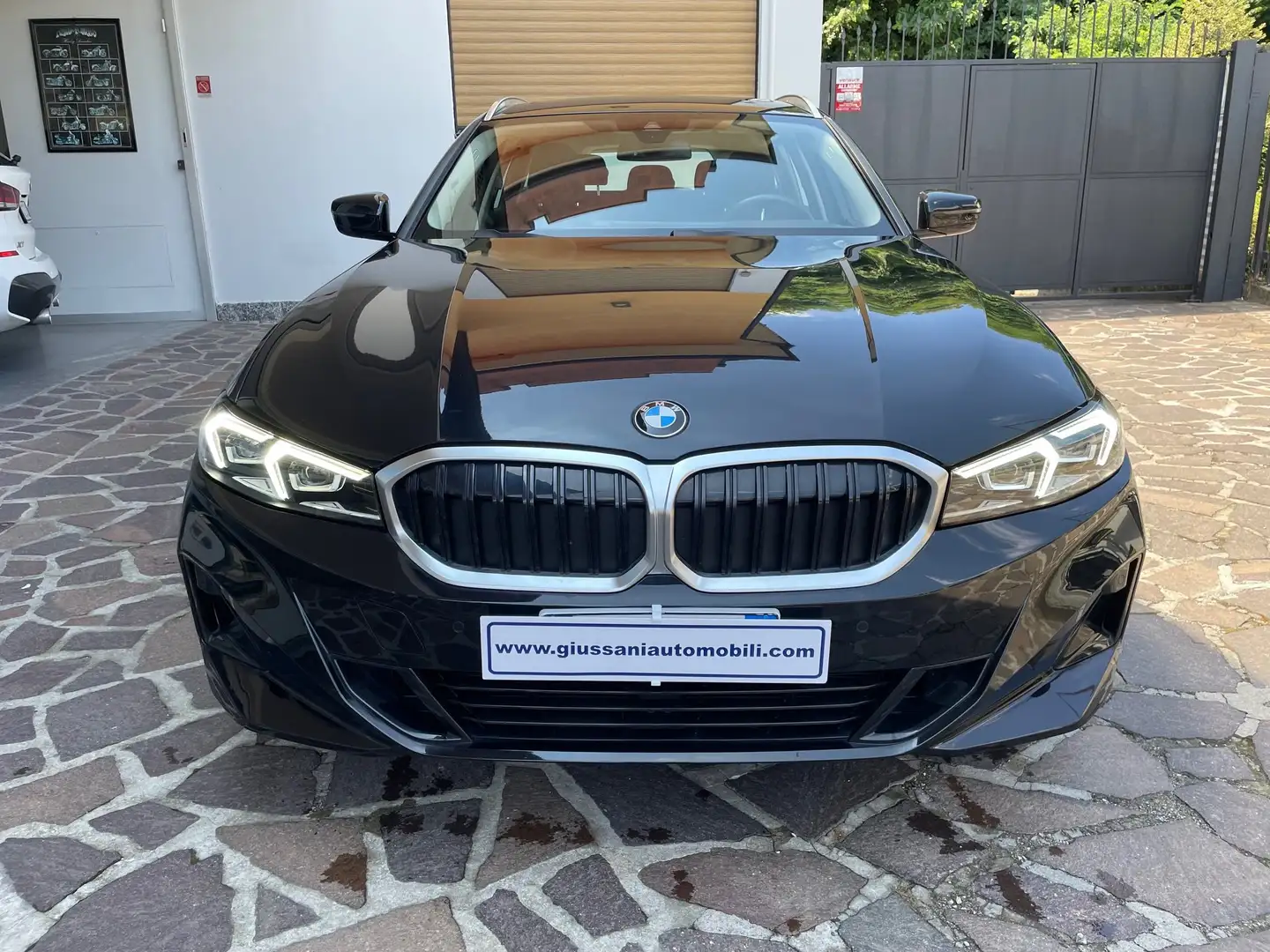 BMW 318 d Touring mhev 48V auto Business Advantage Nero - 2