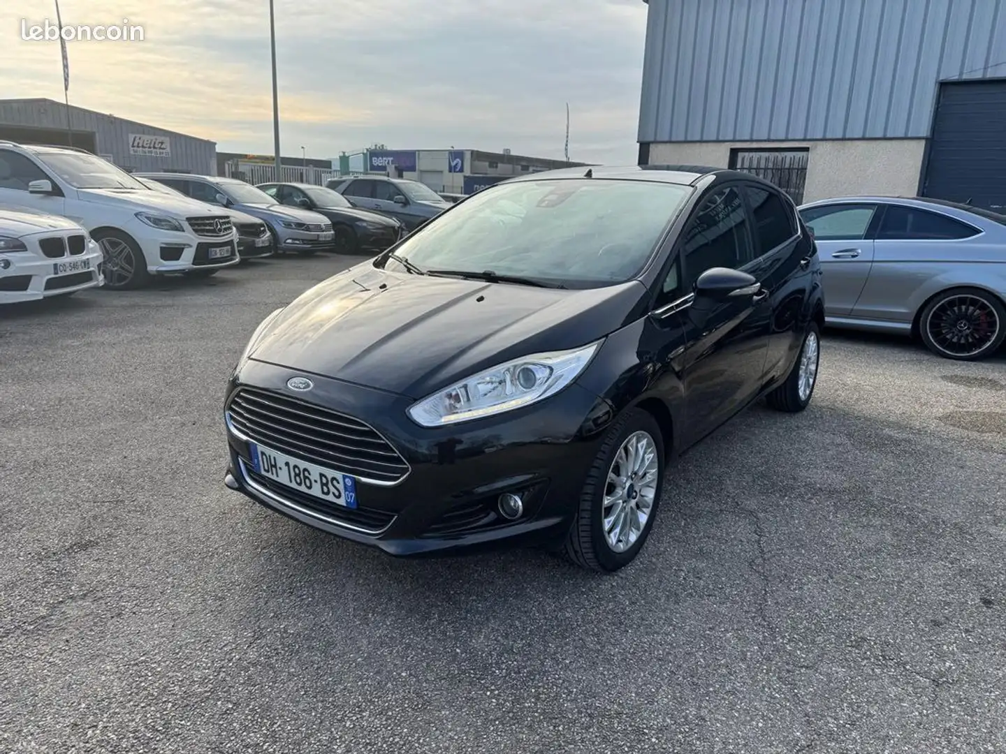 Ford Fiesta 1.0 ecoboost 125 ch start- stop titanium cuir gps  Black - 2