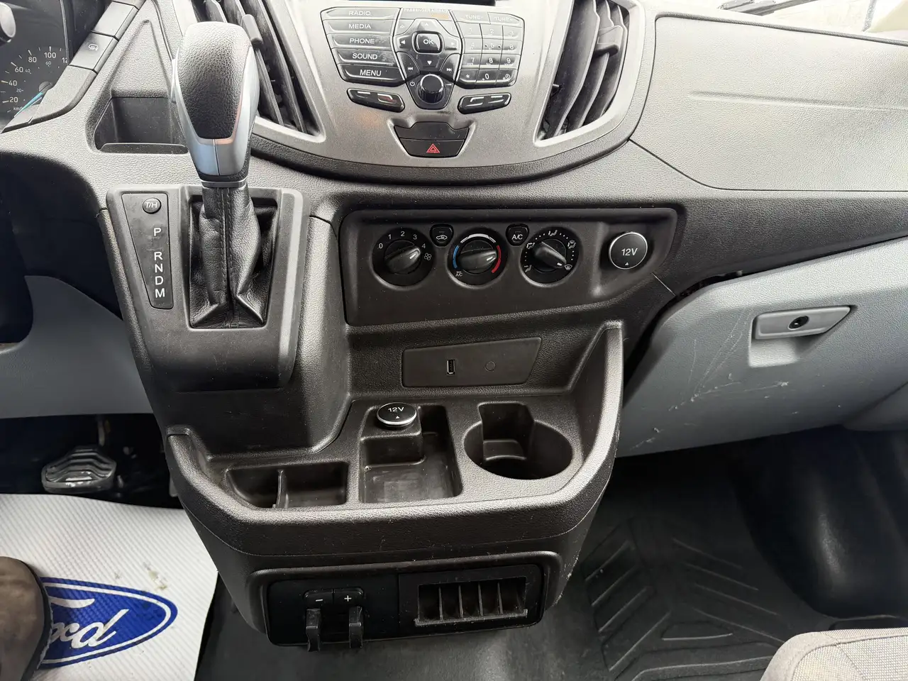 Ford Transit снимка Ford Transit