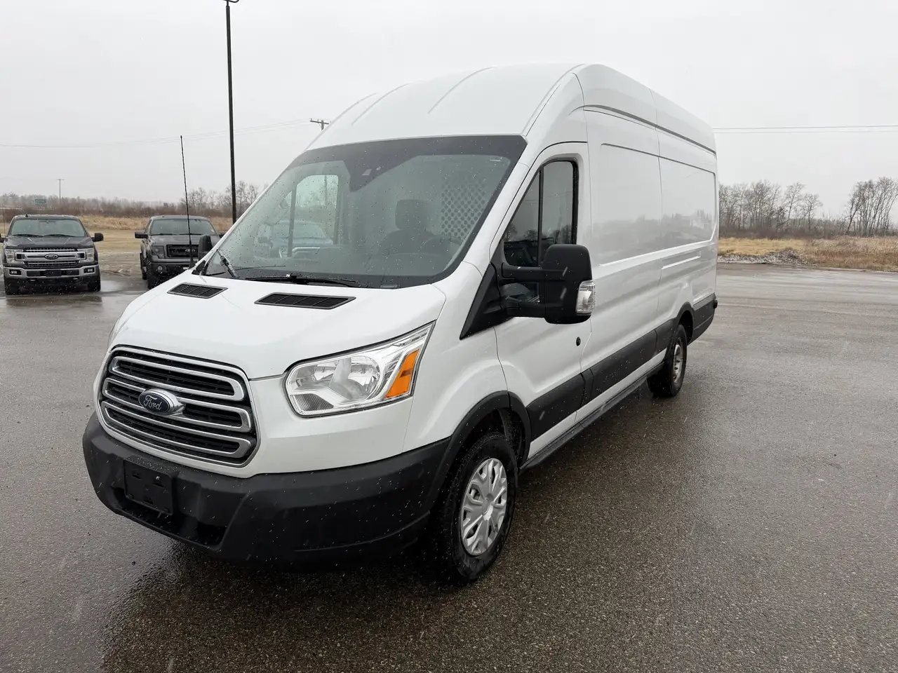 Ford Transit снимка Ford Transit