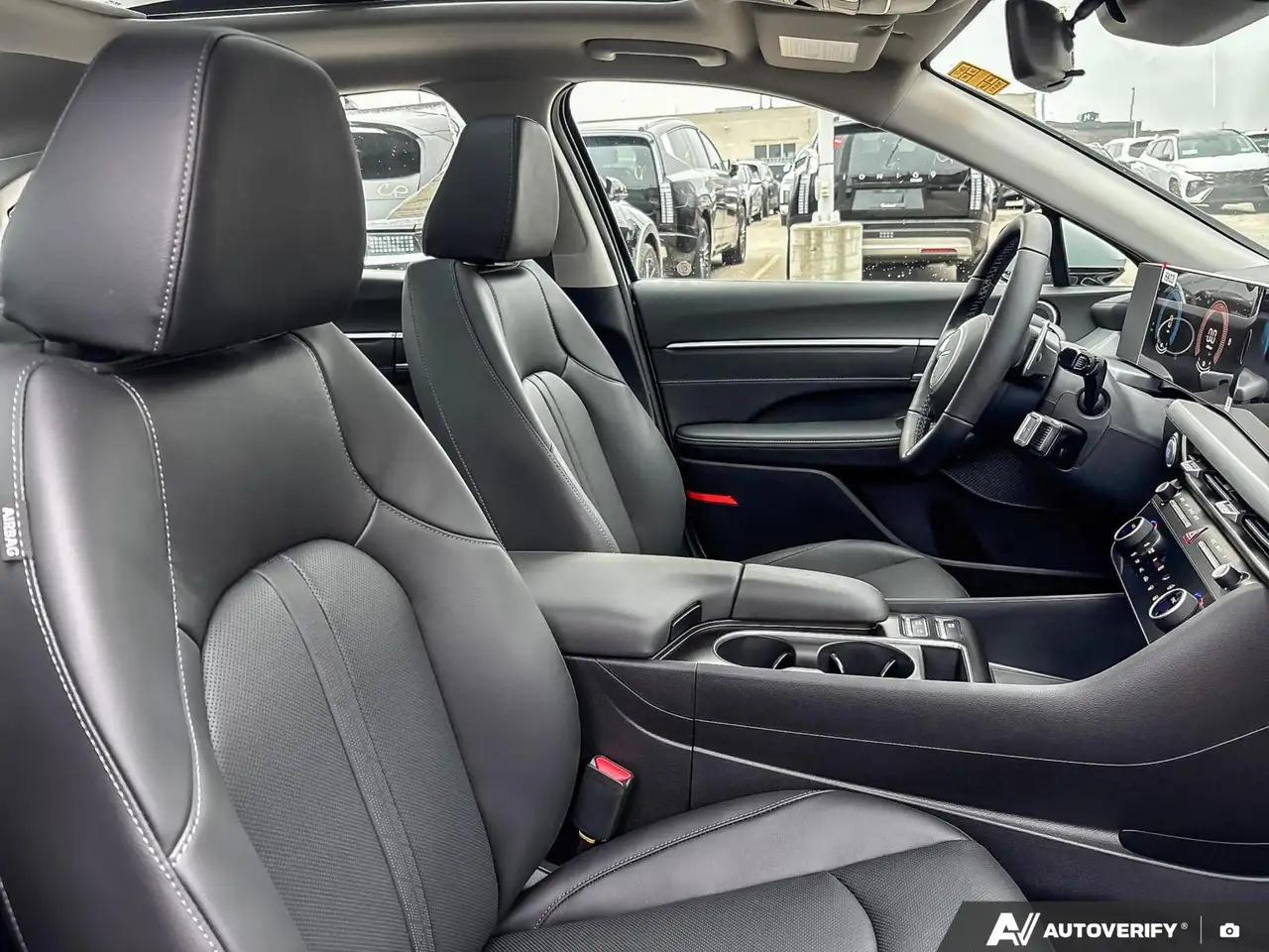 Hyundai SONATA снимка Hyundai SONATA