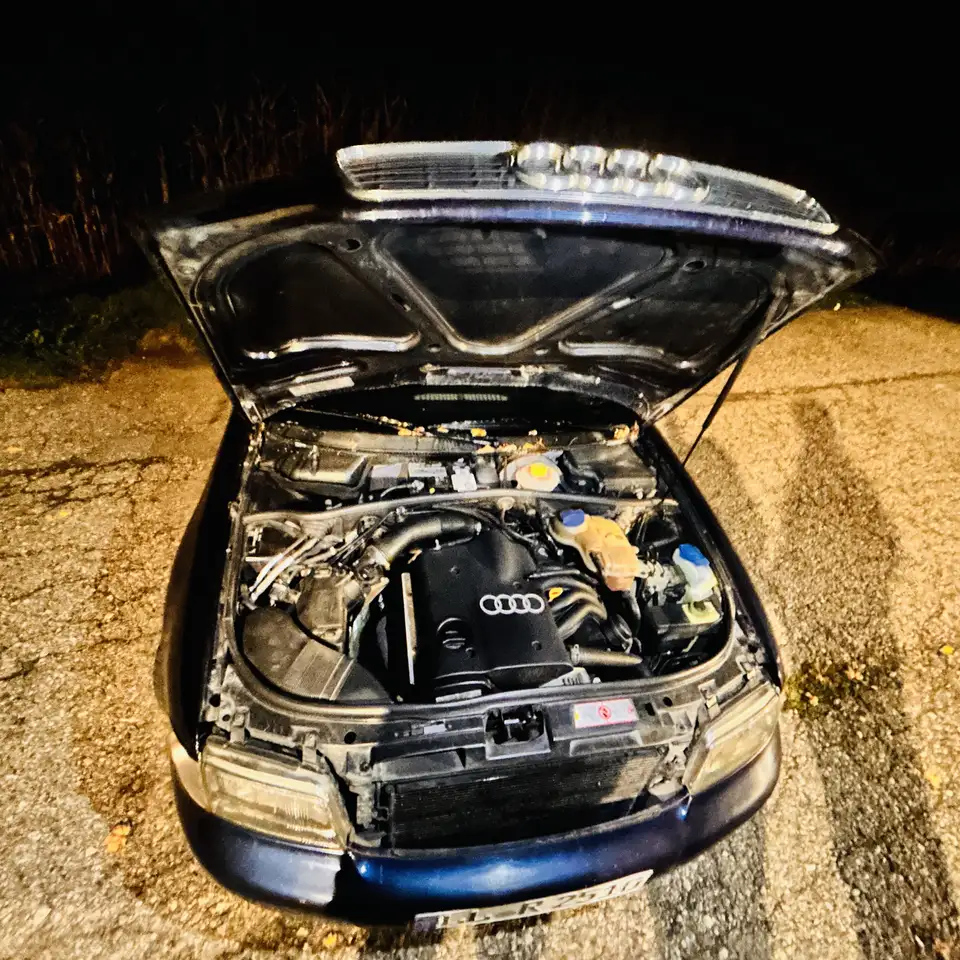Audi A4 1.6, foto 8