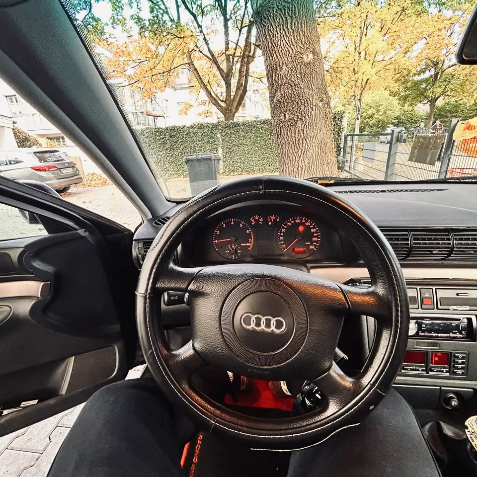 Audi A4 1.6, foto 1