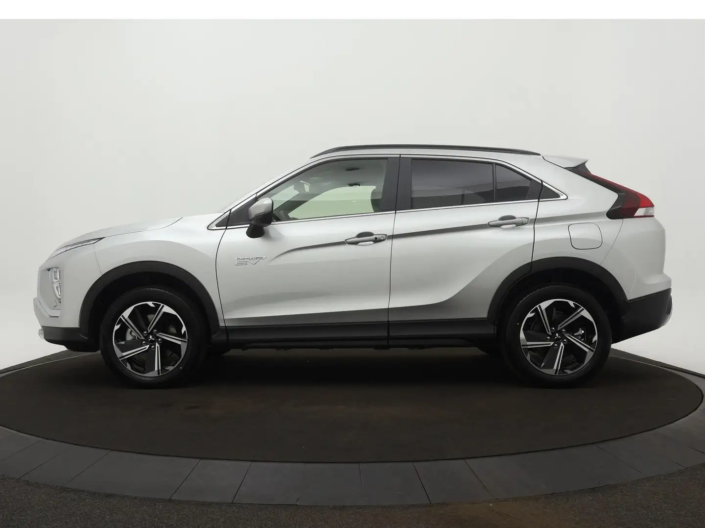 Mitsubishi Eclipse Cross 2.4 PHEV Intense+ | Lichtmetalen velgen 18" | Arms Grijs - 2