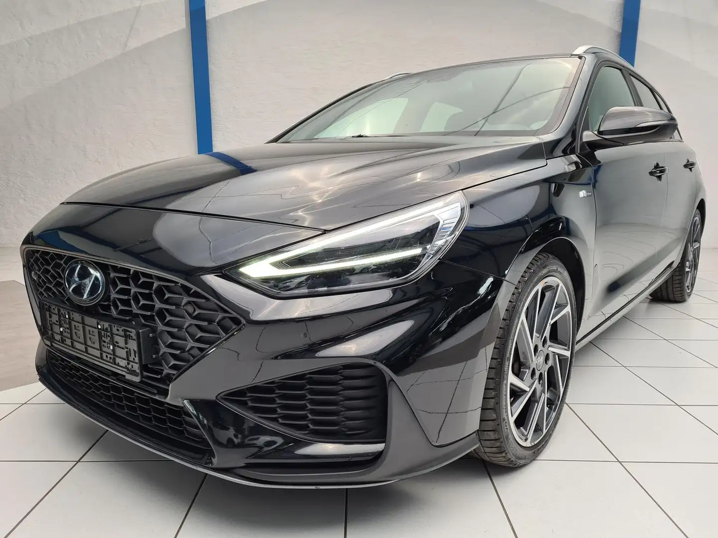 Hyundai i30 cw 1.5 T-GDI N Line | NAVI | SHZ | Assist Zwart - 2