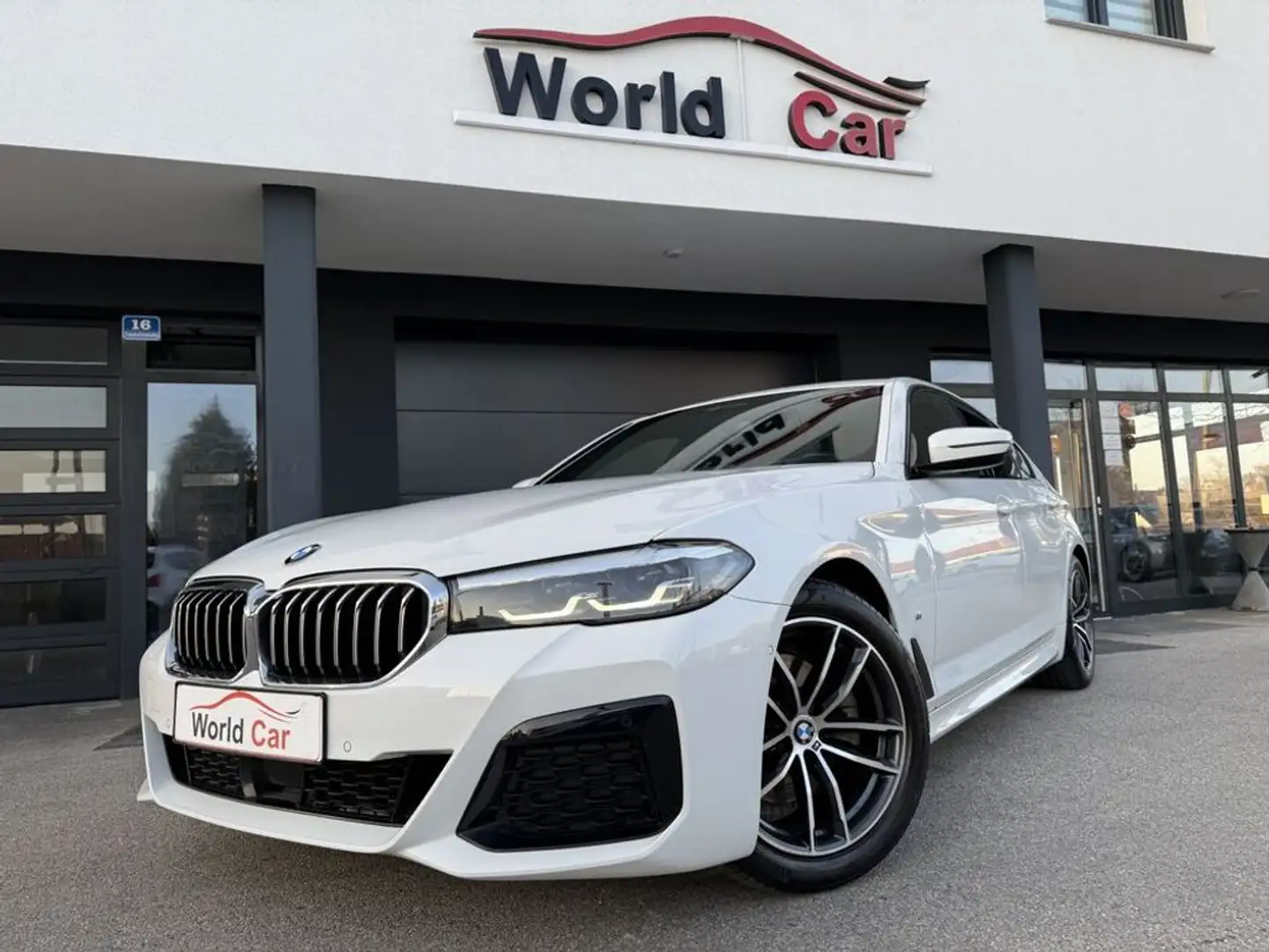 BMW 520 d xDrive M Sport Aut. Sport Fahrwerk-Head UP Weiß - 1