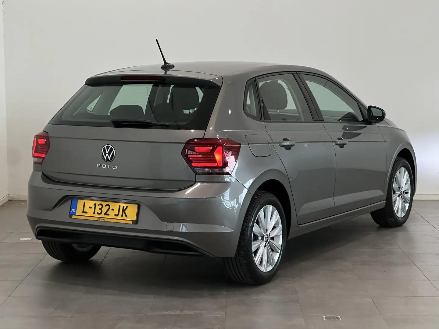 Volkswagen Polo 1.0 TSI Highline | Navigatie | Climate Control | C Gris - 2