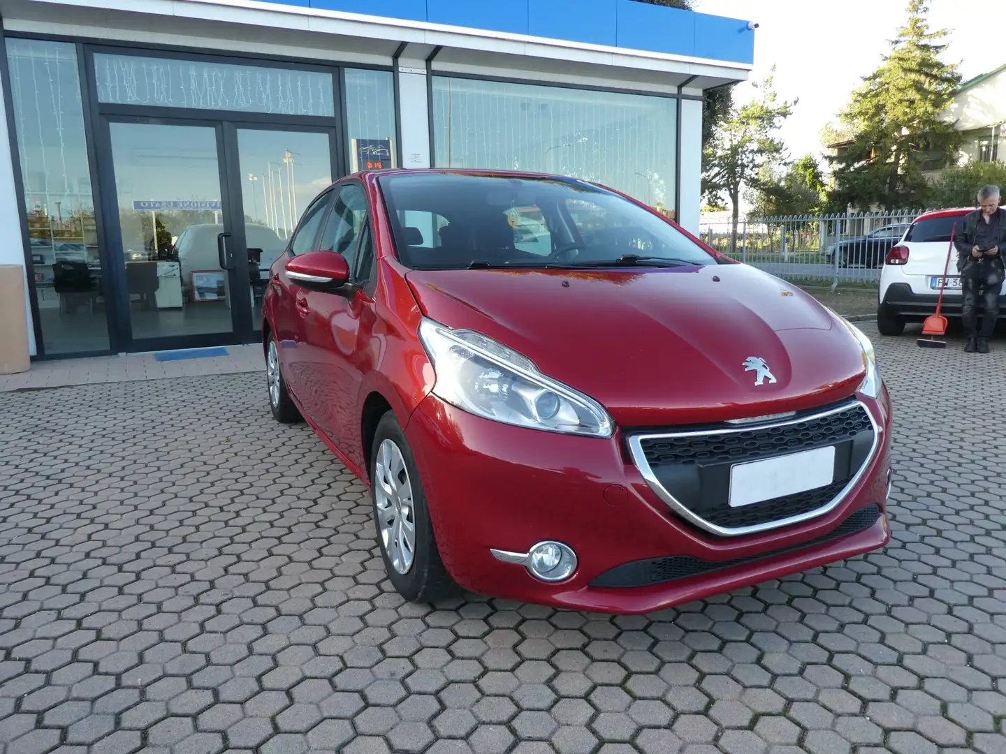 Peugeot 208 PureTech 68 5 porte Active GPL ADATTA AI NEOPATENT Rosso - 2