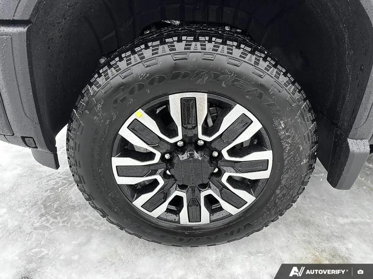 GMC Sierra 2500HD снимка GMC Sierra 2500HD