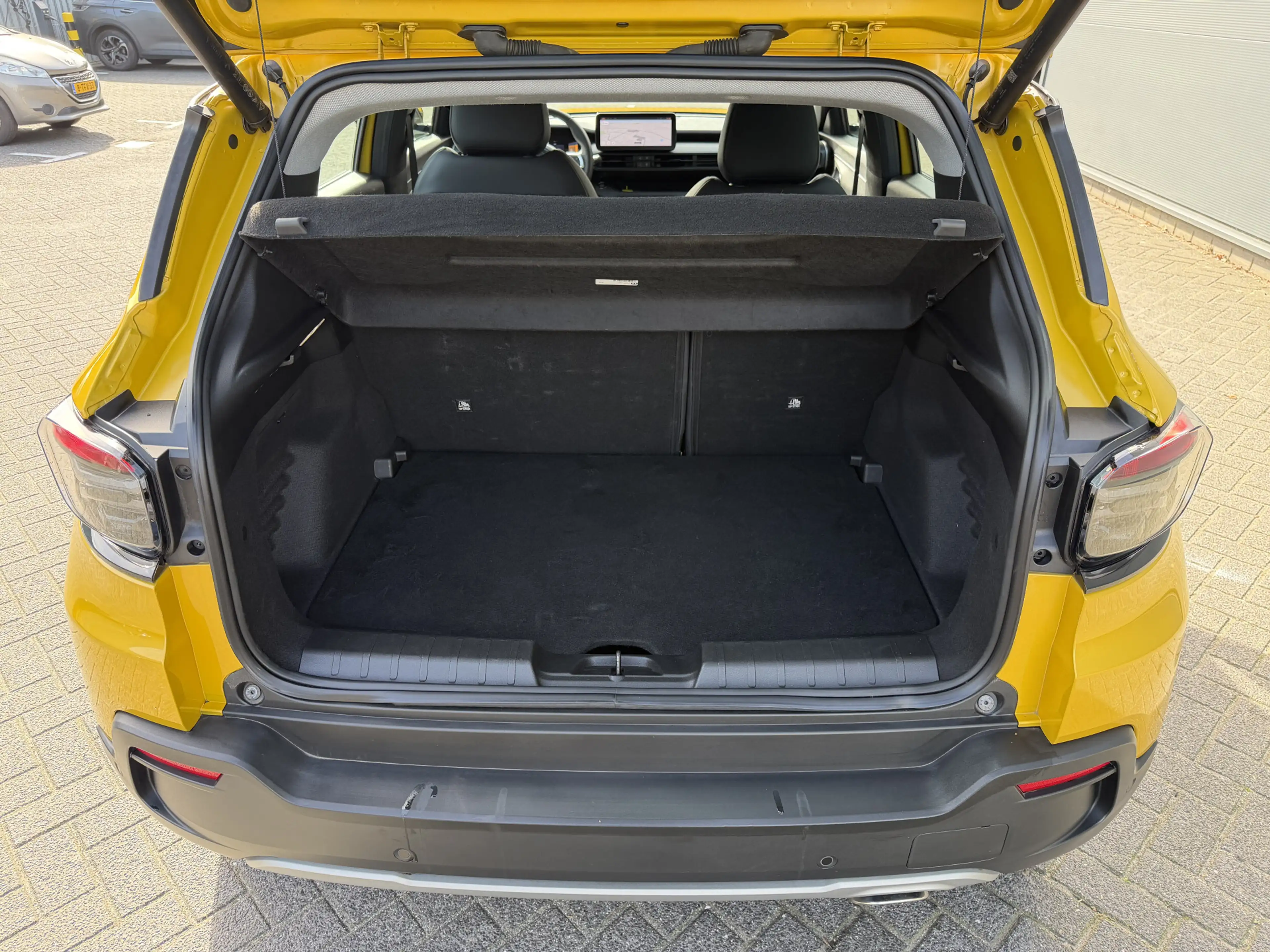 Jeep Avenger 100pk Altitude (Camera - Keyless Entry - Adaptieve — photo 10