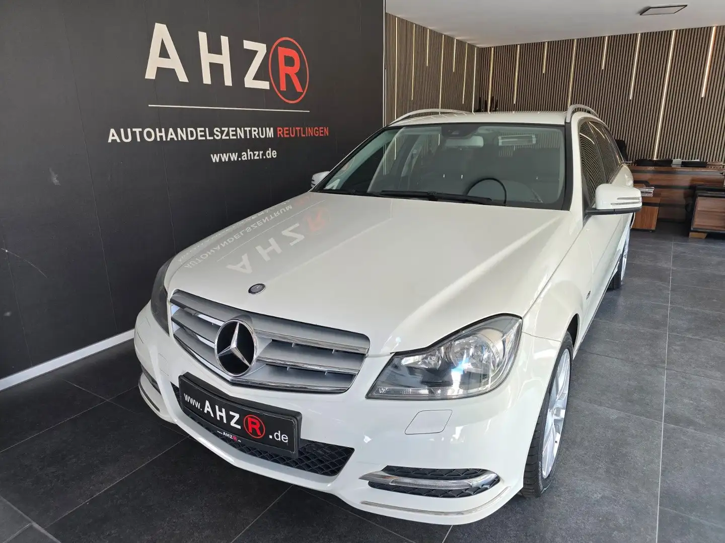 Mercedes-Benz C 180 T CGI BlueEfficiency*NAVI*TEMPO*8FACH Blanc - 1