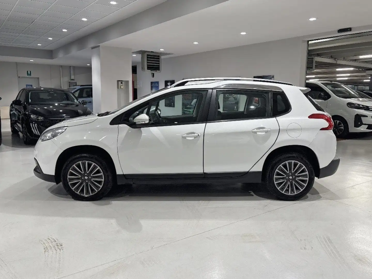 Peugeot 2008 Active PureTech 82cv Blanc - 2