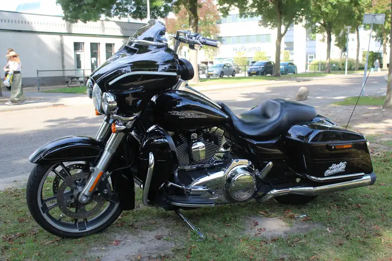 Harley-Davidson Street Glide - foto 2