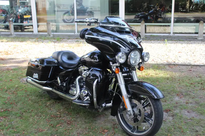 Harley-Davidson Street Glide - foto 8