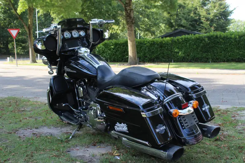 Harley-Davidson Street Glide - foto 5