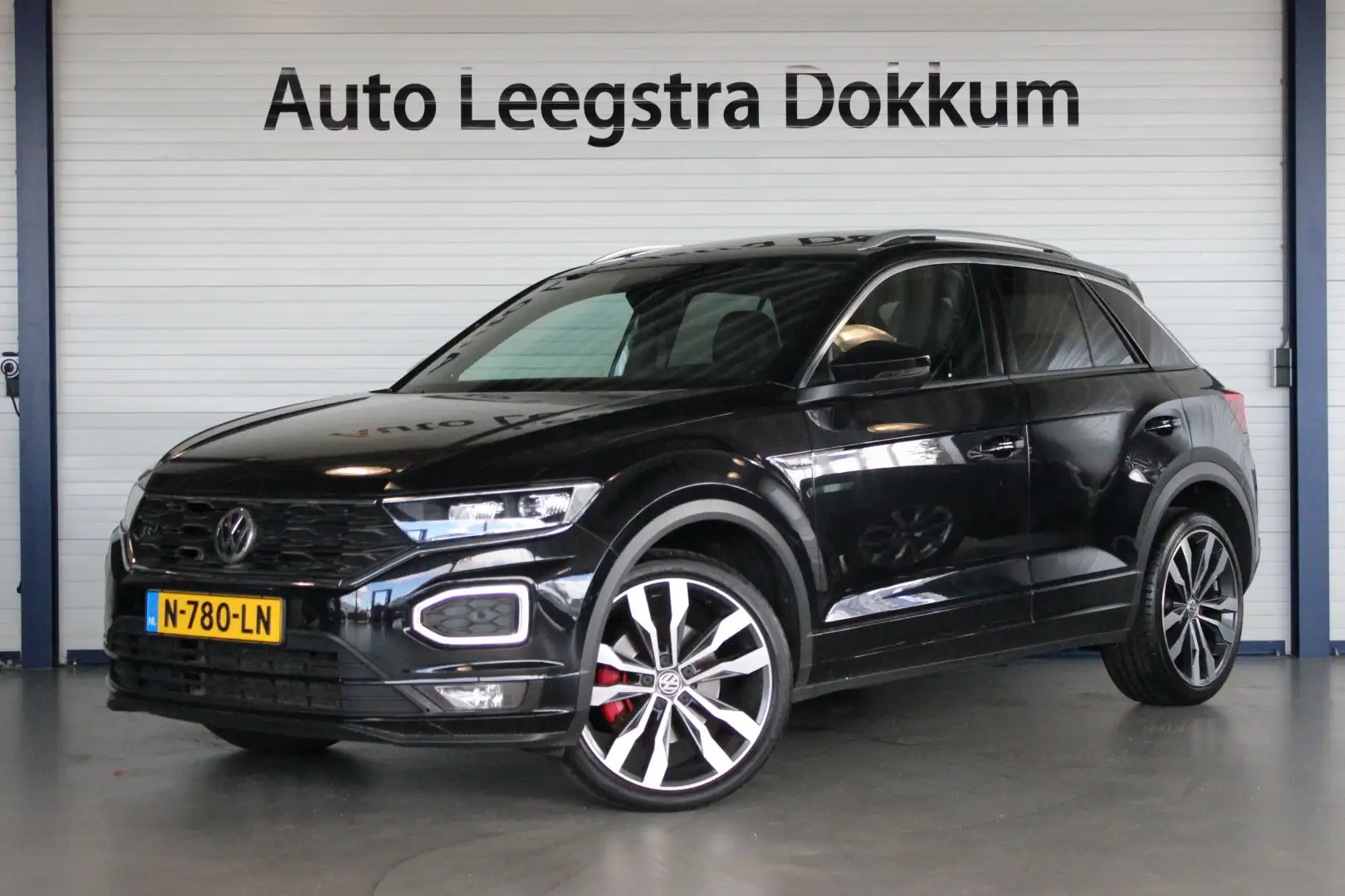 Volkswagen T-Roc 1.5 TSI R-Line Pano | Beats | Adapt. Cruise | Stoe Zwart - 1