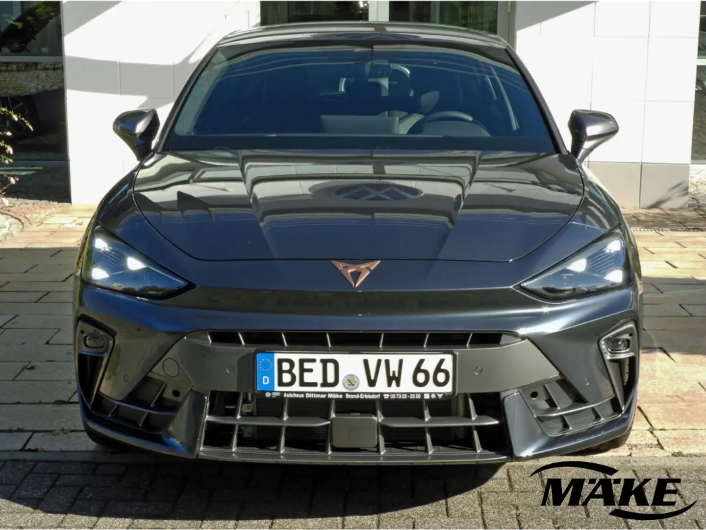 CUPRA Leon 1.5 eTSI DSG LED RFK 18'' ACC Grau - 2