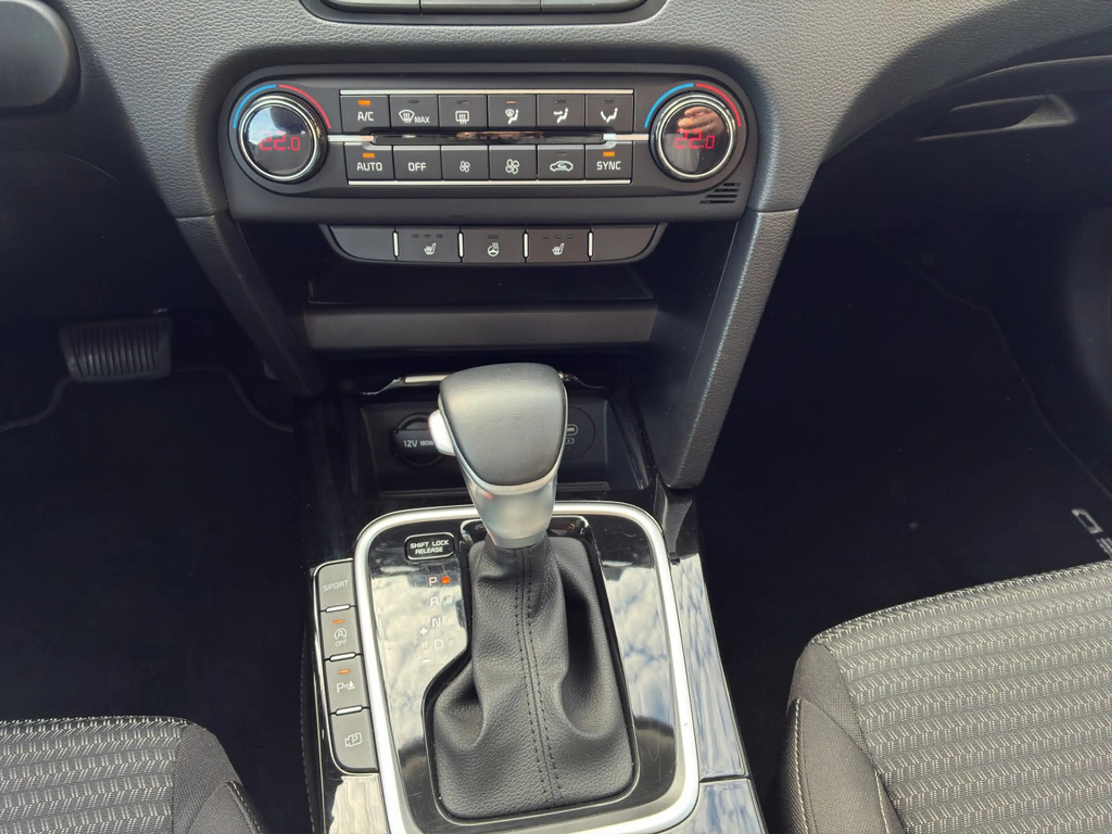Kia Ceed / cee'd — photo 13