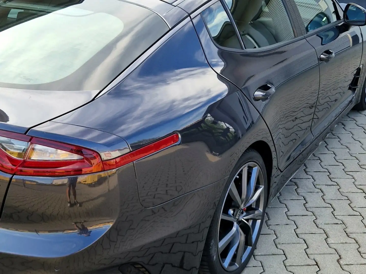 Kia Stinger 3.3 T-GDI AWD GT - 2