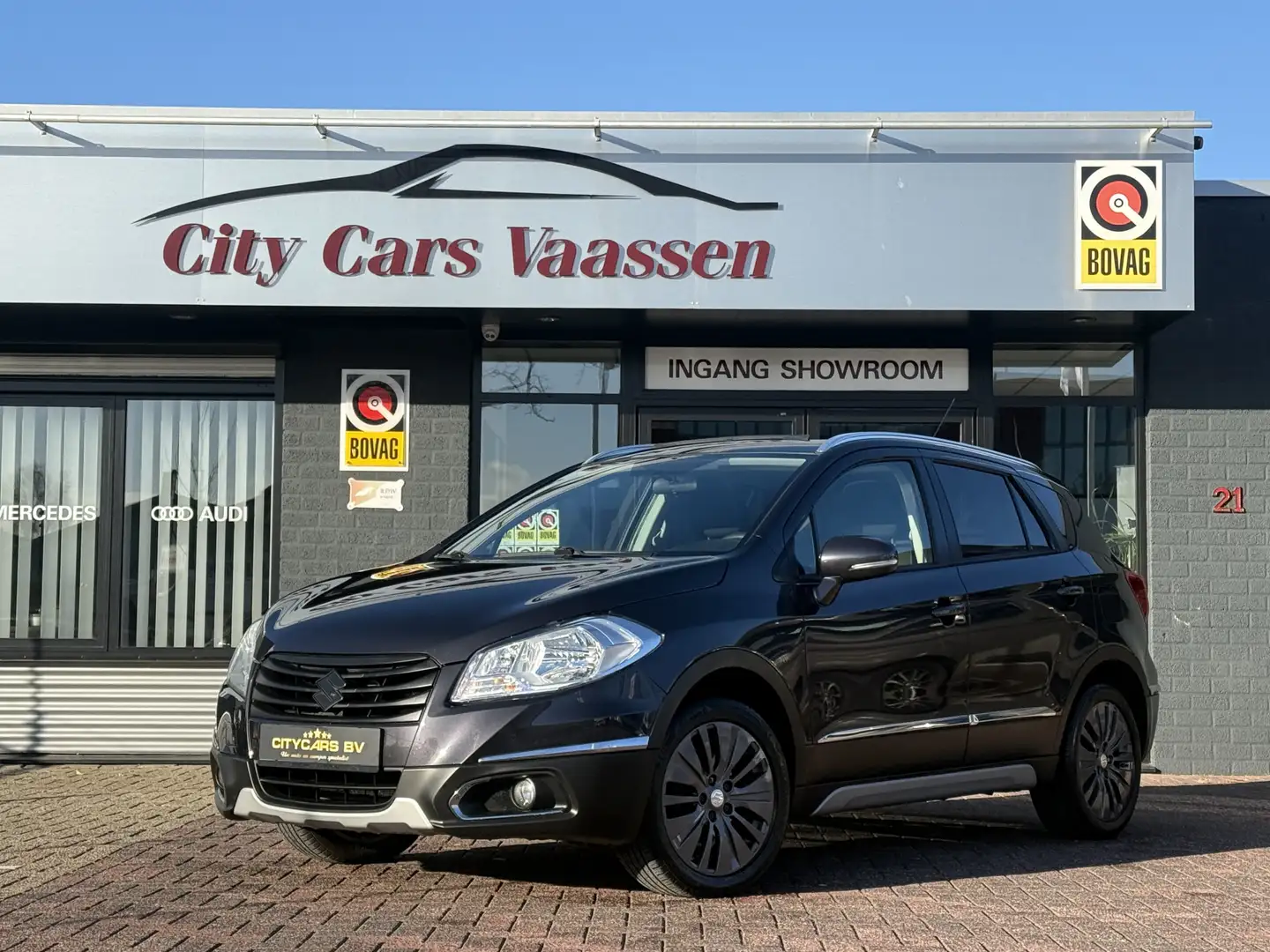 Suzuki SX4 S-Cross 1.6 Exclusive 120 pk panoramadak navigatie camera Gris - 1