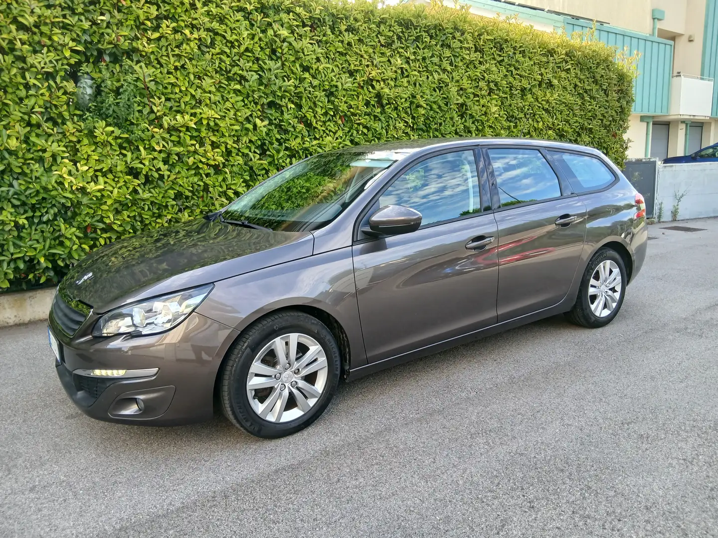 Peugeot 308 SW 1.6 e-hdi 8v Allure a € 158 mese Grau - 2