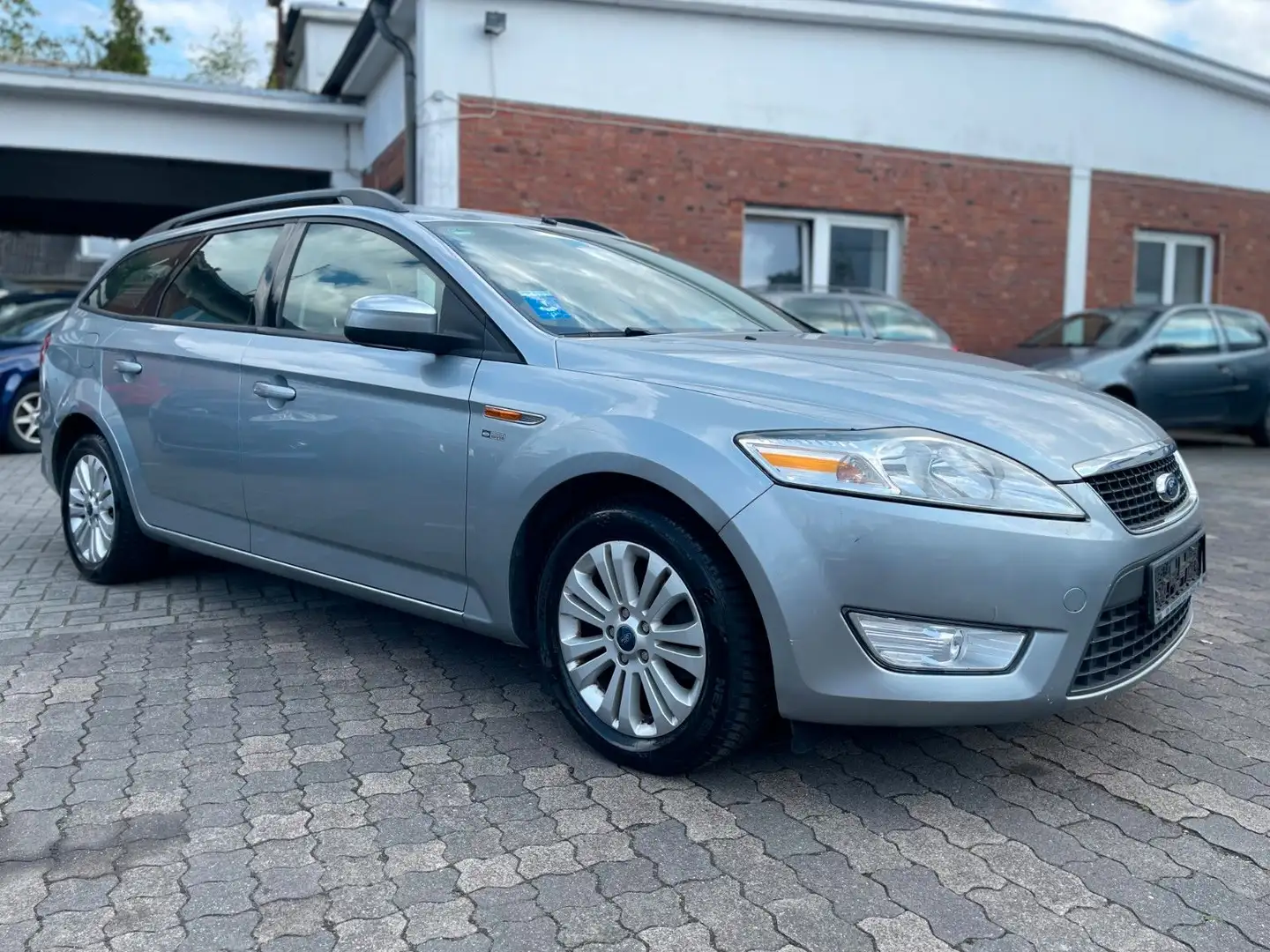 Ford Mondeo 2.0 Turnier*NEUTÜV*LÜCKENLOSSCHECKHEFTGEP Stříbrná - 2
