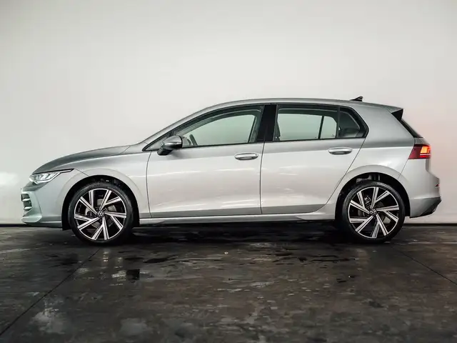 Volkswagen Golf view 2