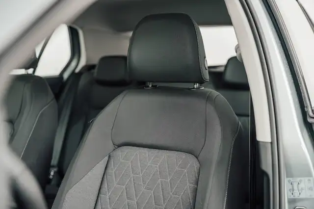 Volkswagen Golf view 11