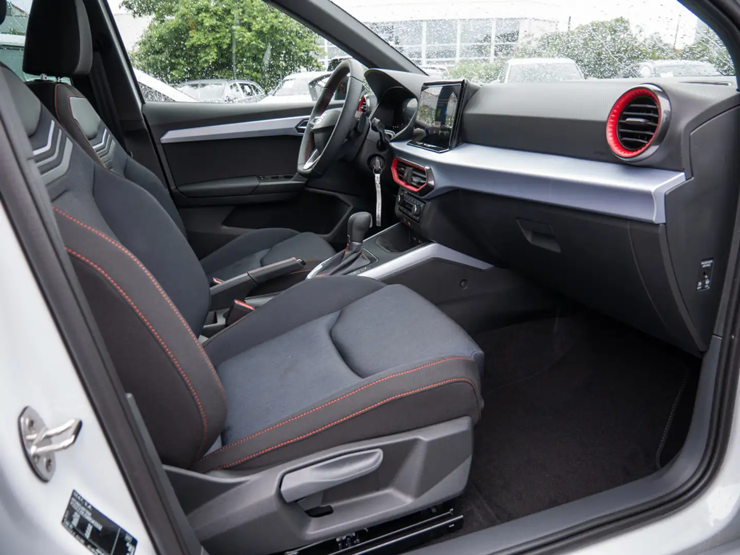 SEAT Arona 1.0 TSI DSG FR SHZ KAMERA NAVI ACC LED Weiß - 2