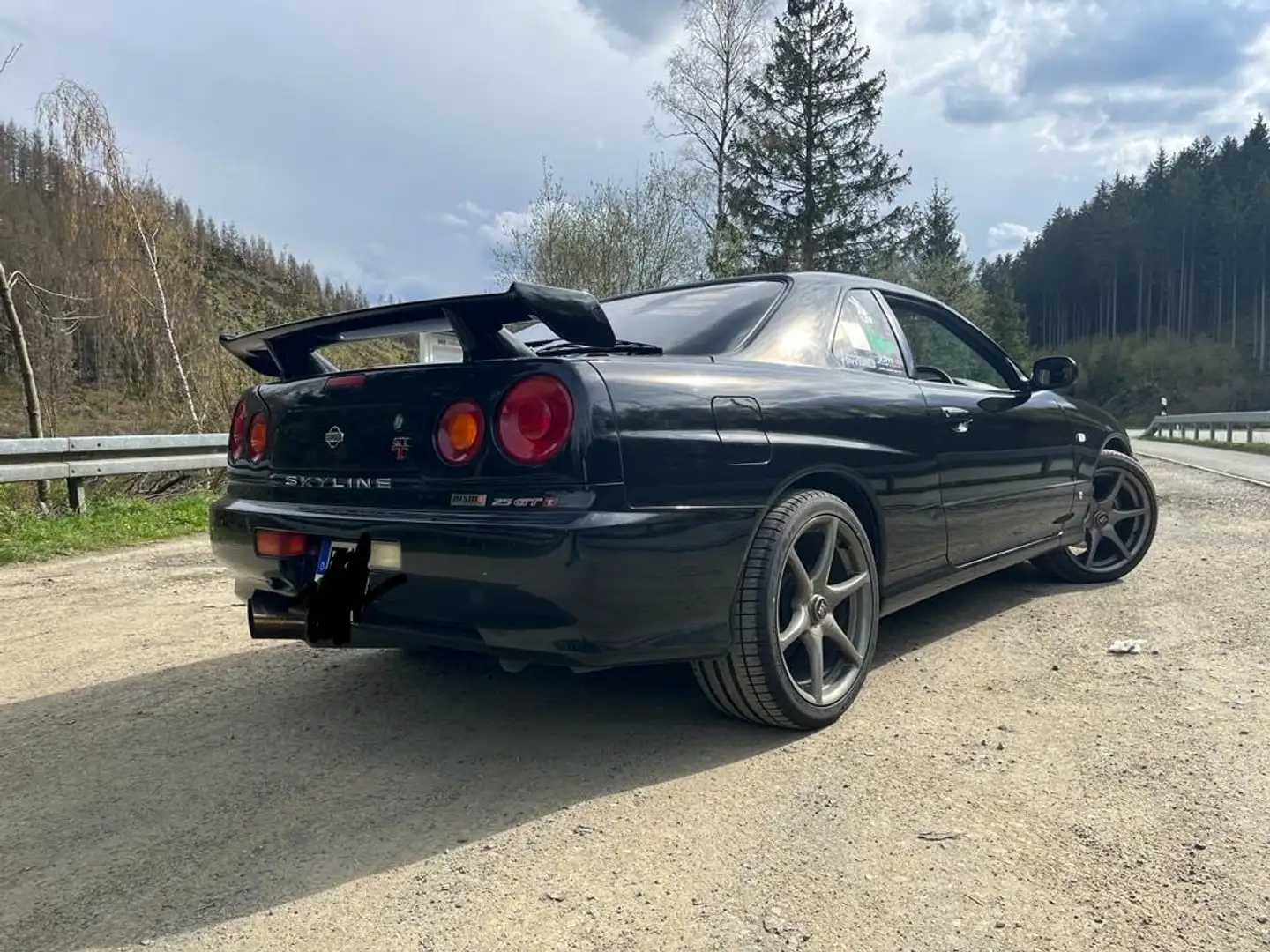 Nissan Skyline R34 GT-T Schwarz - 2