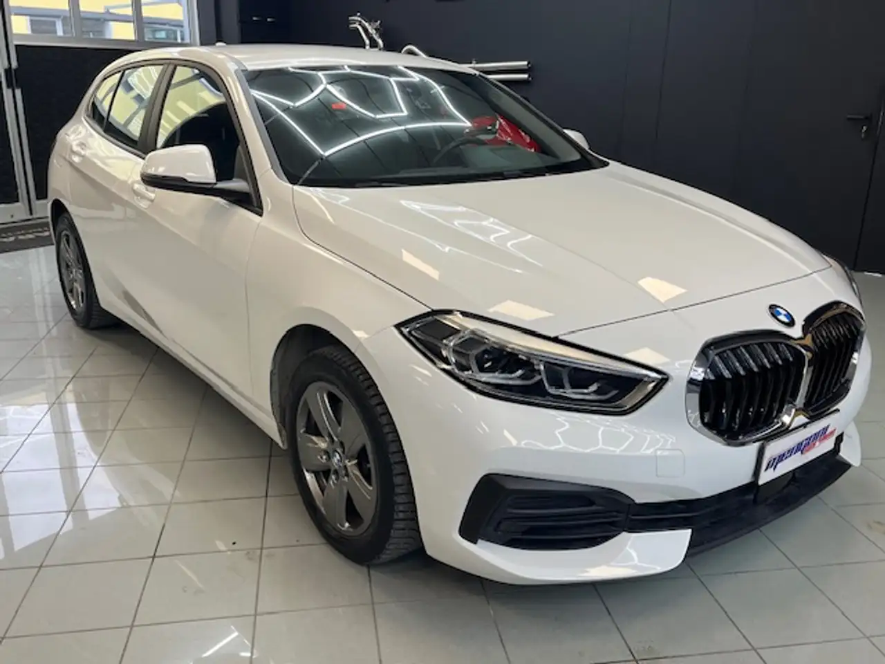 BMW 118 Serie 1 F40 118i Sport 136cv — photo 1 of 12