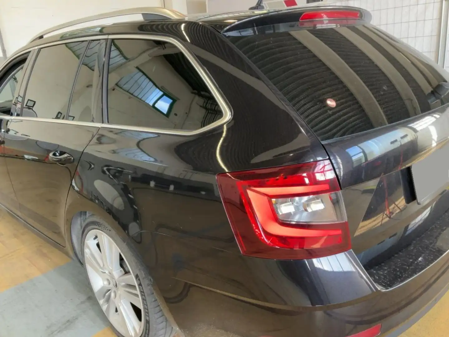 Skoda Octavia Octavia 1,5 TSI Style DSG Style Schwarz - 2