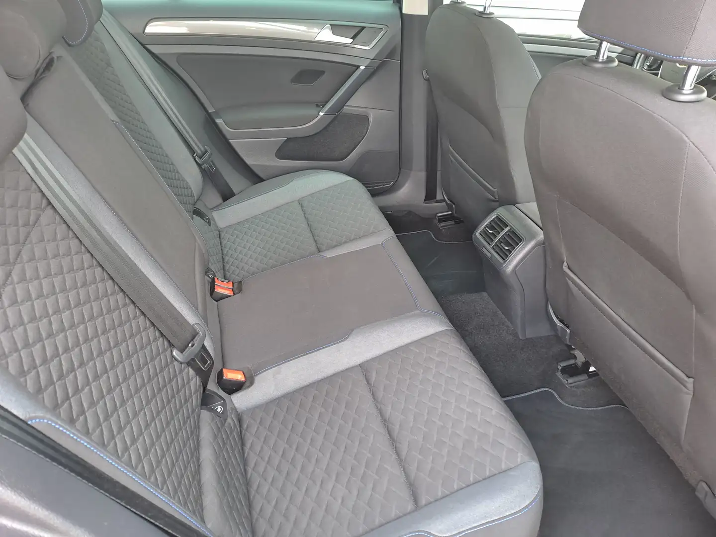 Volkswagen Golf Golf 5p 1.6 tdi Sport Edition 110cv Nero - 2