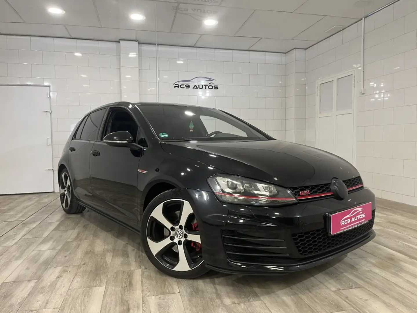 Volkswagen Golf GTI 2.0 TSI 220 Noir - 1
