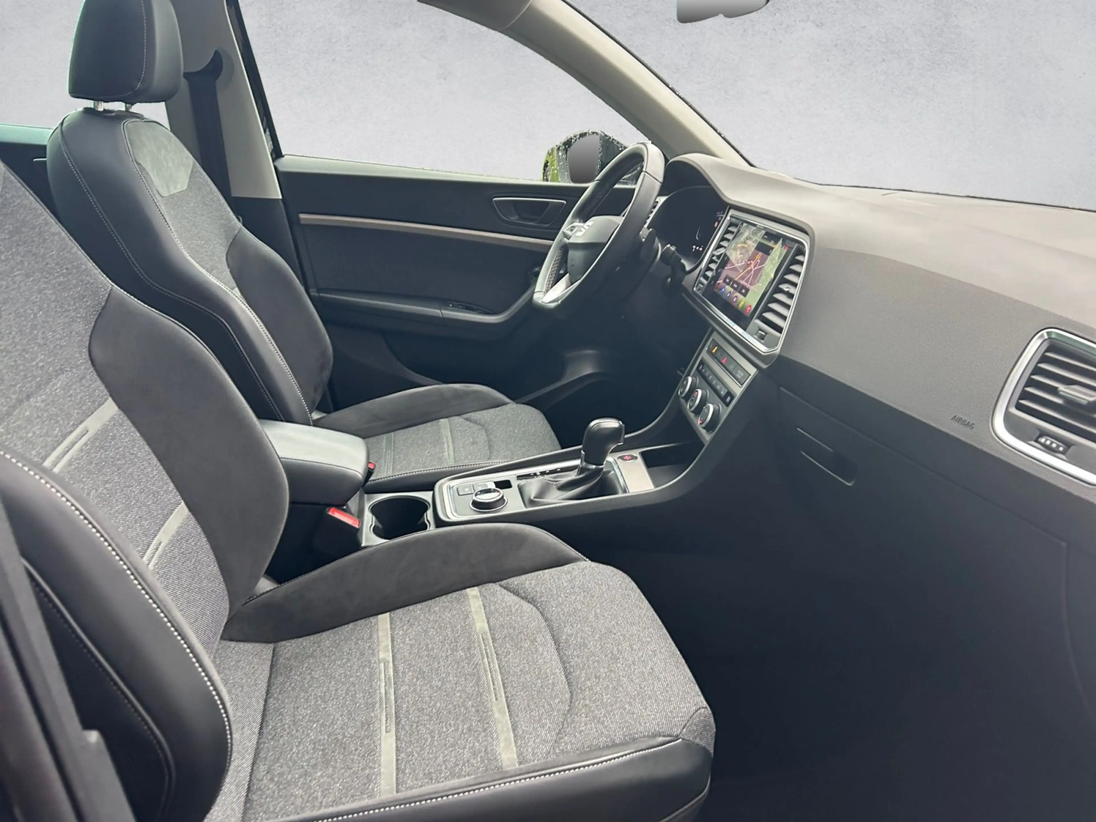 SEAT Ateca Xperience 2.0TSI 190PS DSG Schiebedach — photo 9