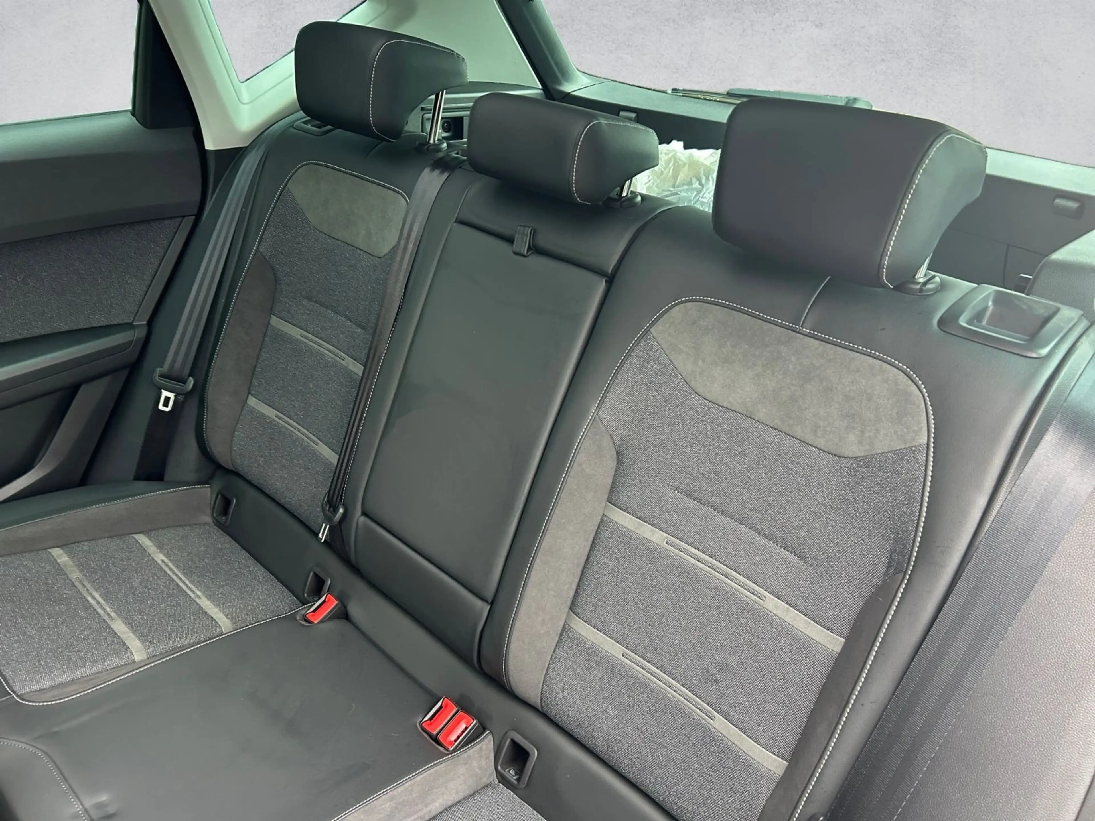 SEAT Ateca Xperience 2.0TSI 190PS DSG Schiebedach — photo 13