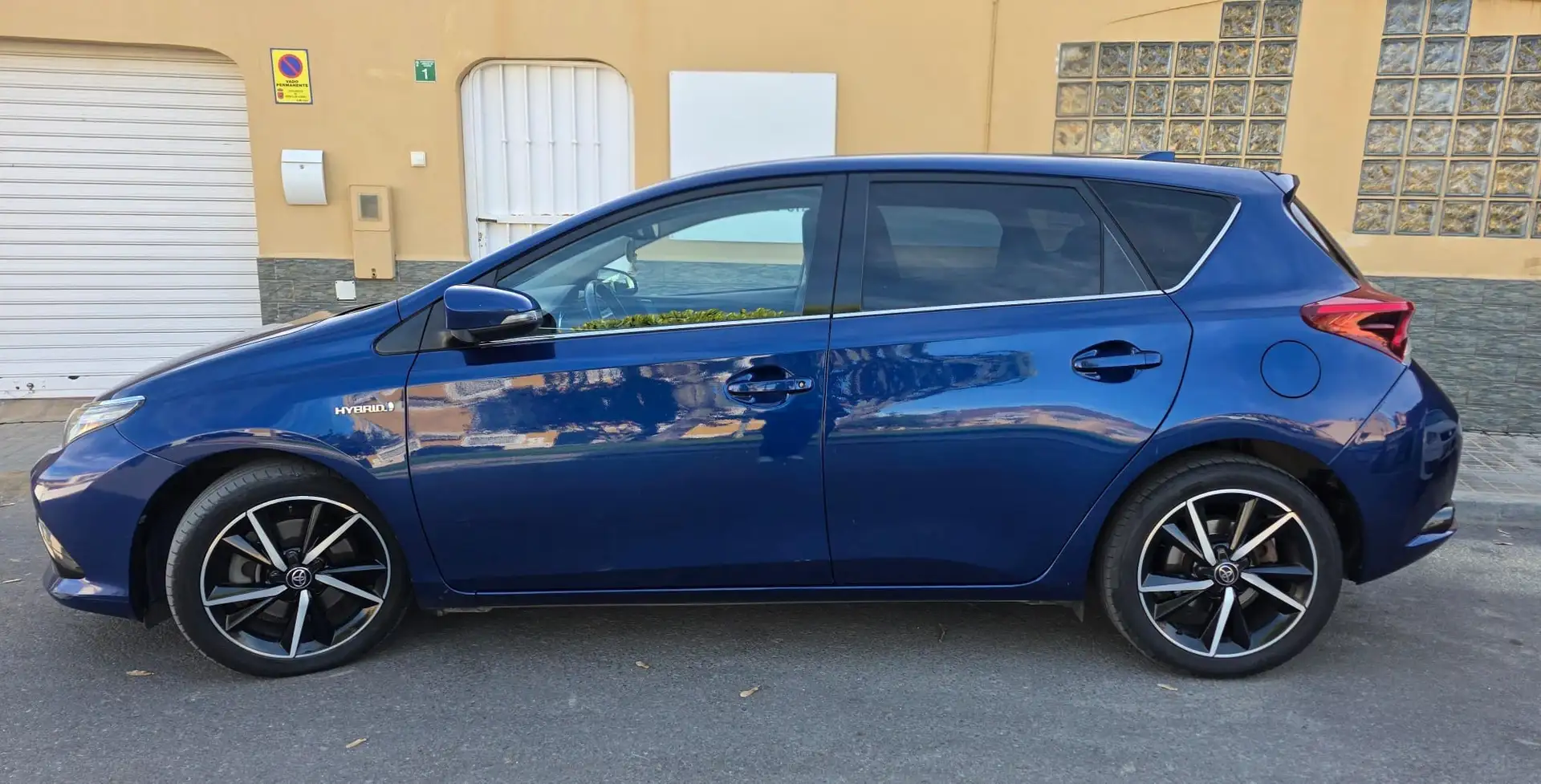 Toyota Auris hybrid 140H Feel! - 1