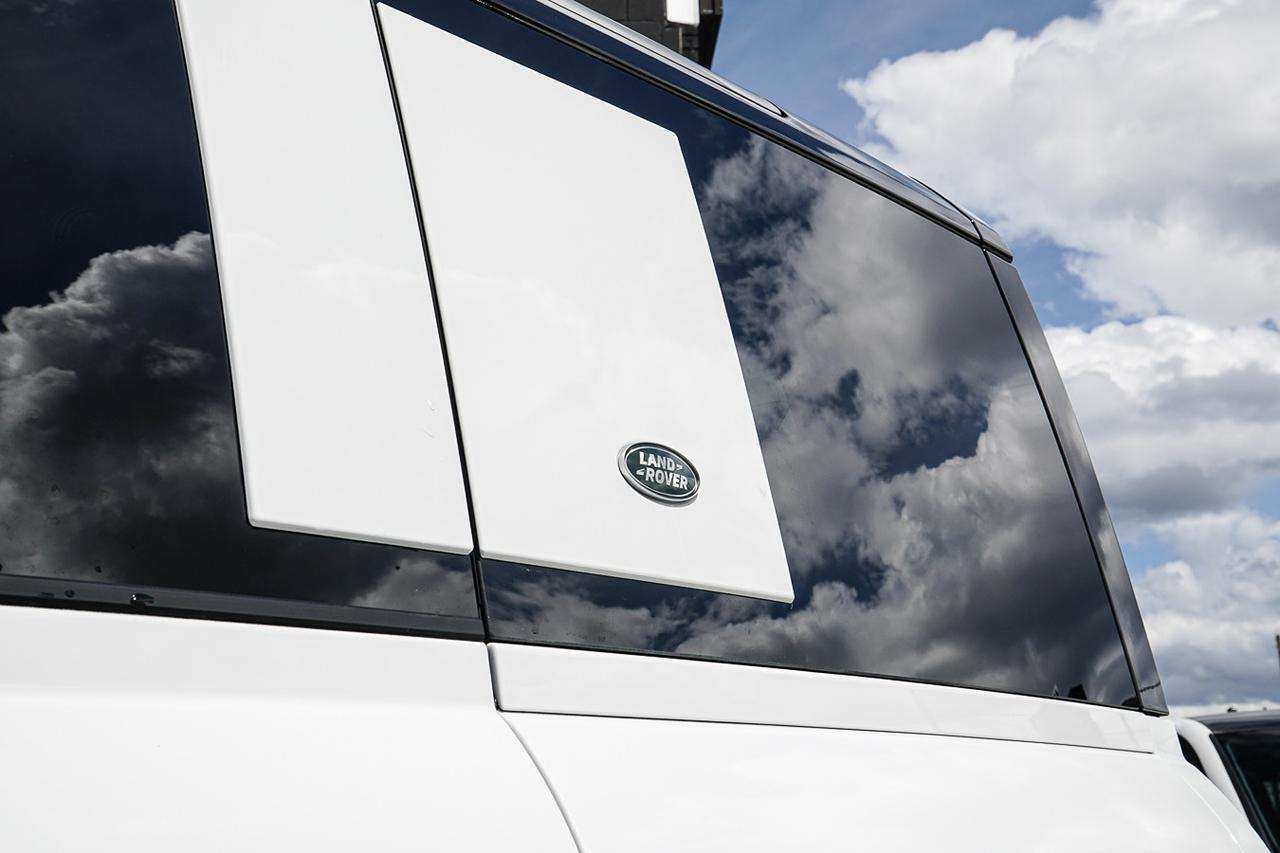 2023 Land Rover Defender X-Dynamic SE 110 AWD |PANO|NAVI|COOLED|WOOD TRIM thumb 12