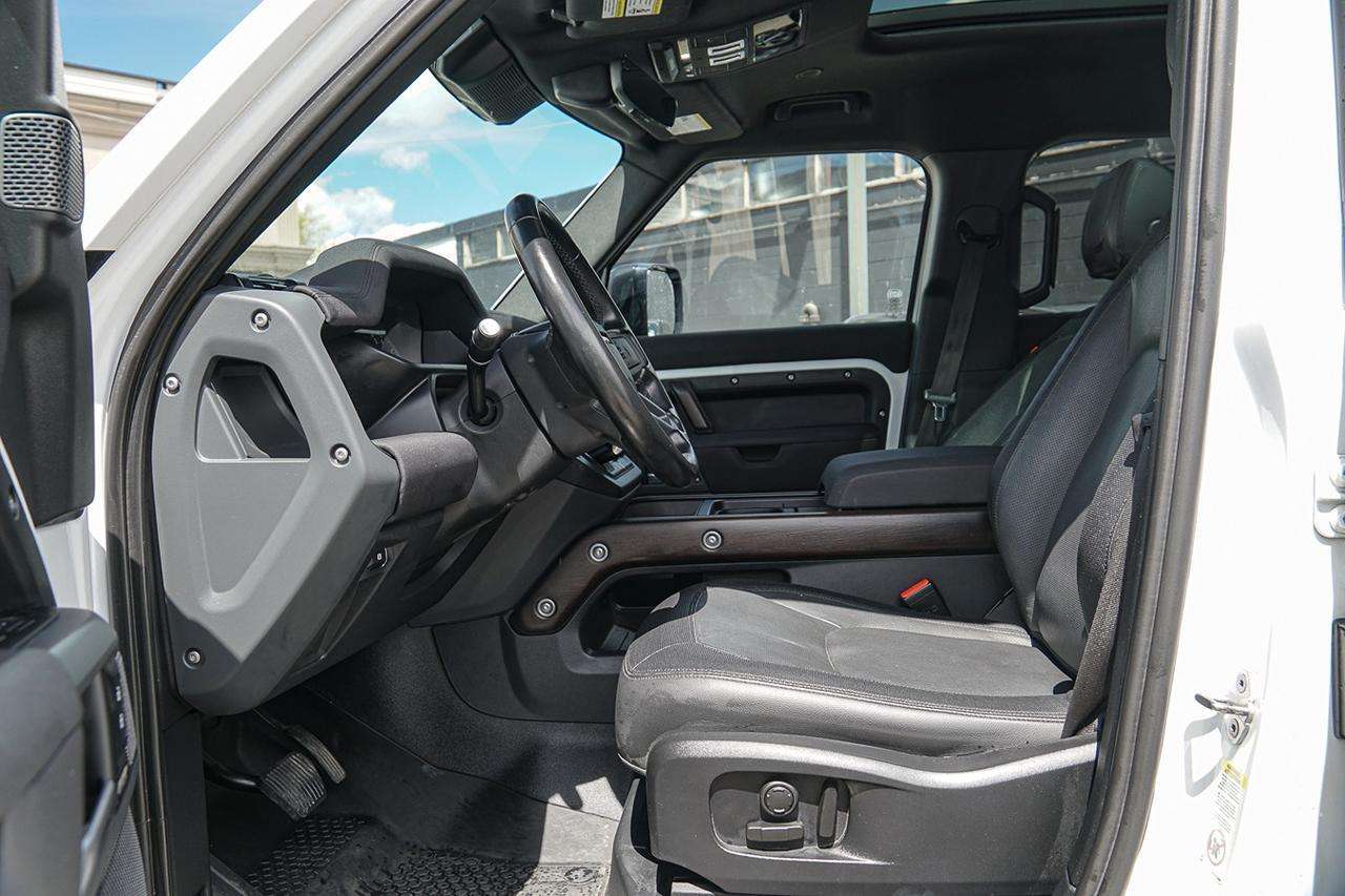 2023 Land Rover Defender X-Dynamic SE 110 AWD |PANO|NAVI|COOLED|WOOD TRIM thumb 16