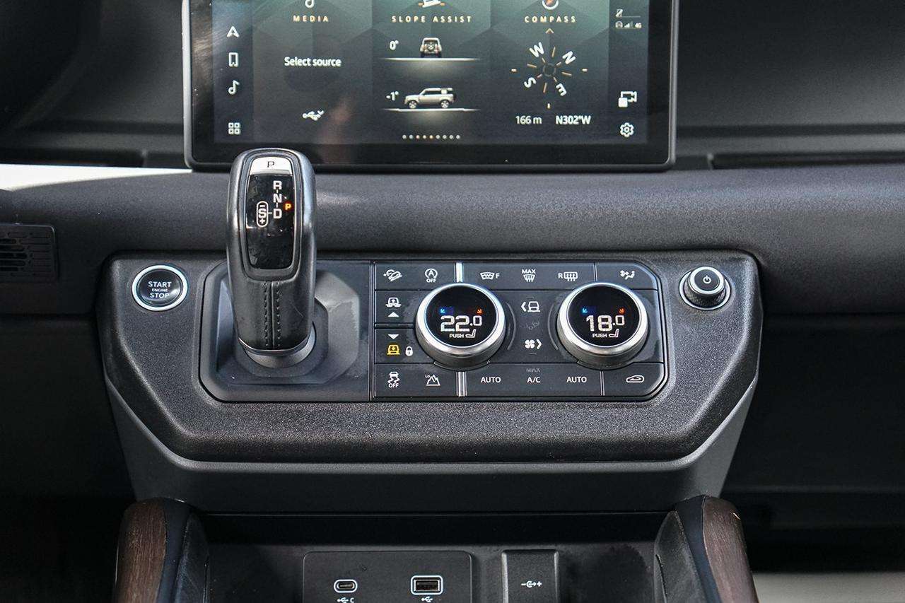 2023 Land Rover Defender X-Dynamic SE 110 AWD |PANO|NAVI|COOLED|WOOD TRIM thumb 25