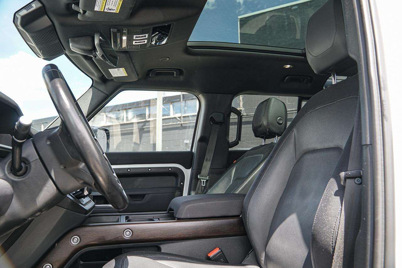 2023 Land Rover Defender X-Dynamic SE 110 AWD |PANO|NAVI|COOLED|WOOD TRIM thumb 17