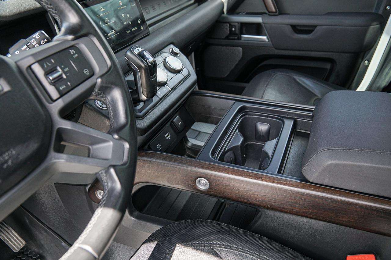 2023 Land Rover Defender X-Dynamic SE 110 AWD |PANO|NAVI|COOLED|WOOD TRIM thumb 18