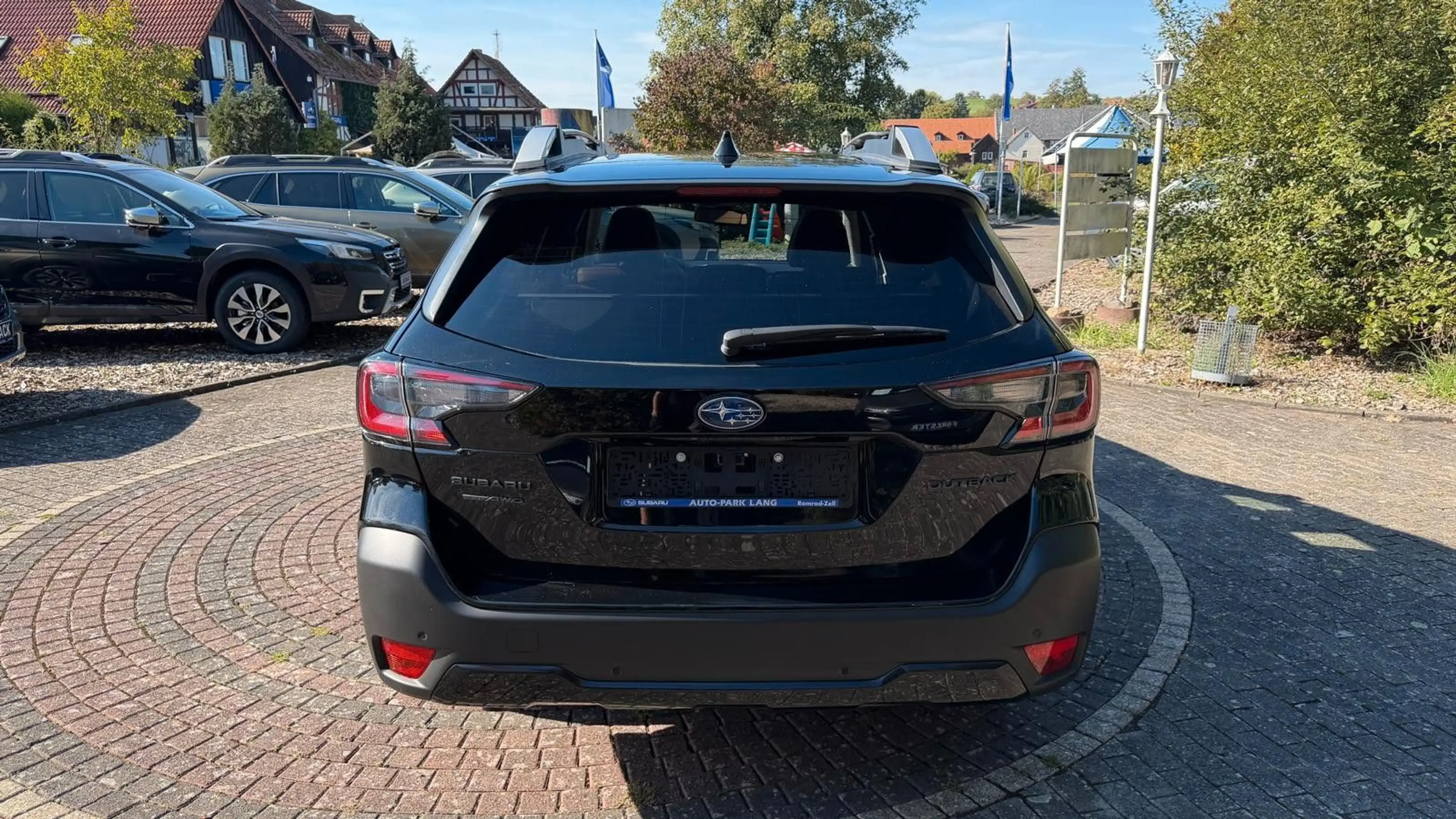 Subaru OUTBACK 2.5i Platinum Lineartronic — photo 3