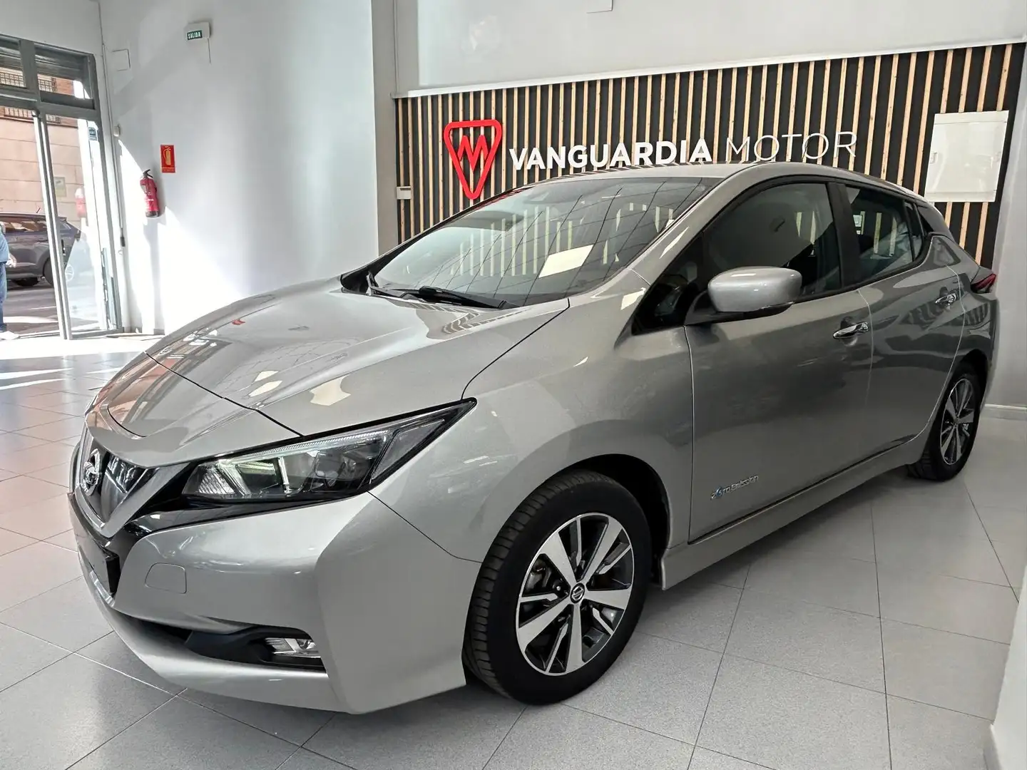 Nissan Leaf 40 kWh Acenta Gris - 2