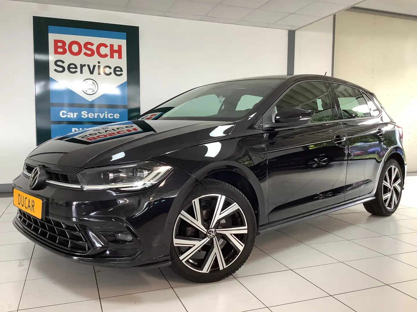 Volkswagen Polo 1.0 TSI R-Line Navi IQ Lights, Camera Zwart - 1
