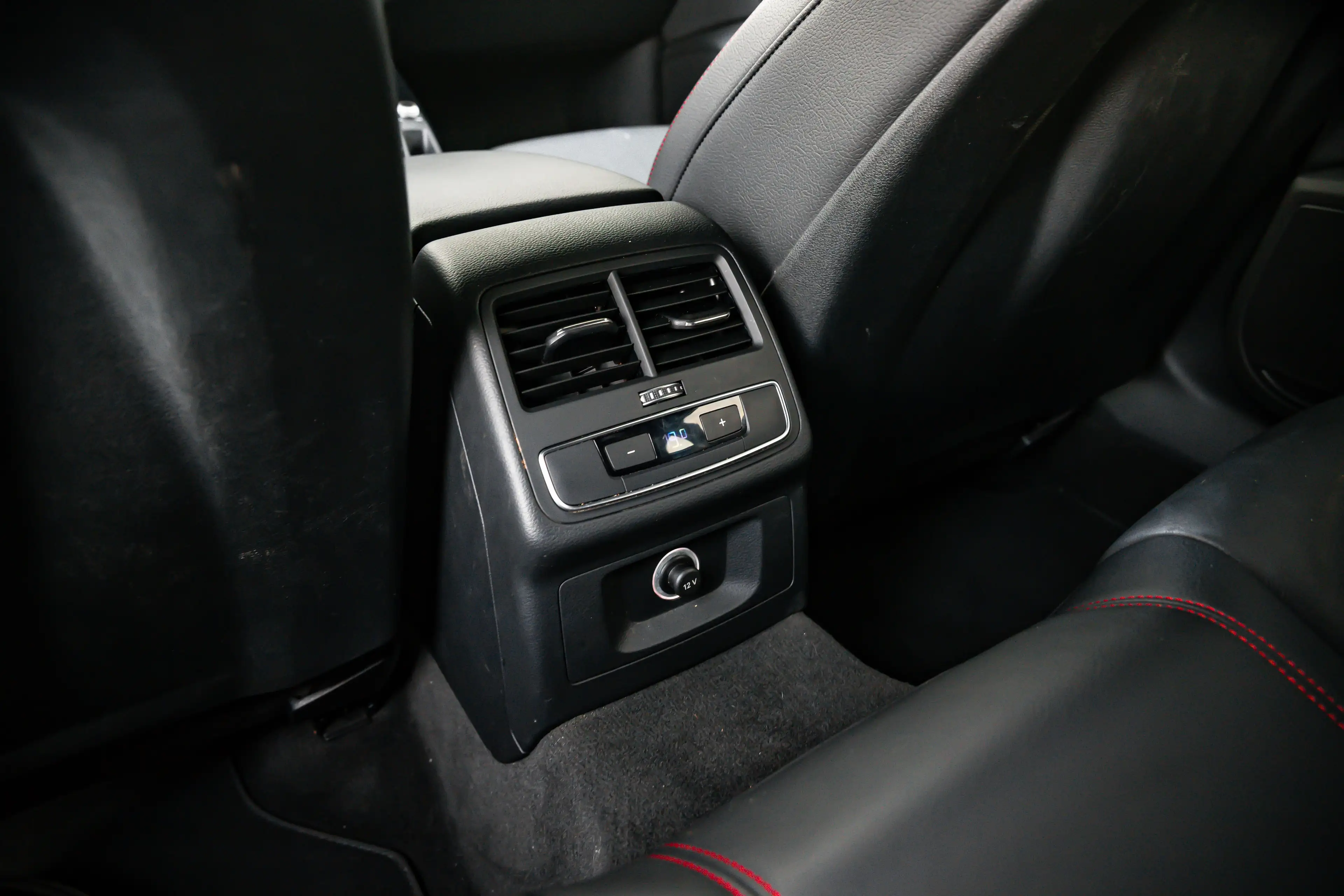 Audi A4 Avant 2.0 TFSI MHEV Sport S line black edition | T — photo 21